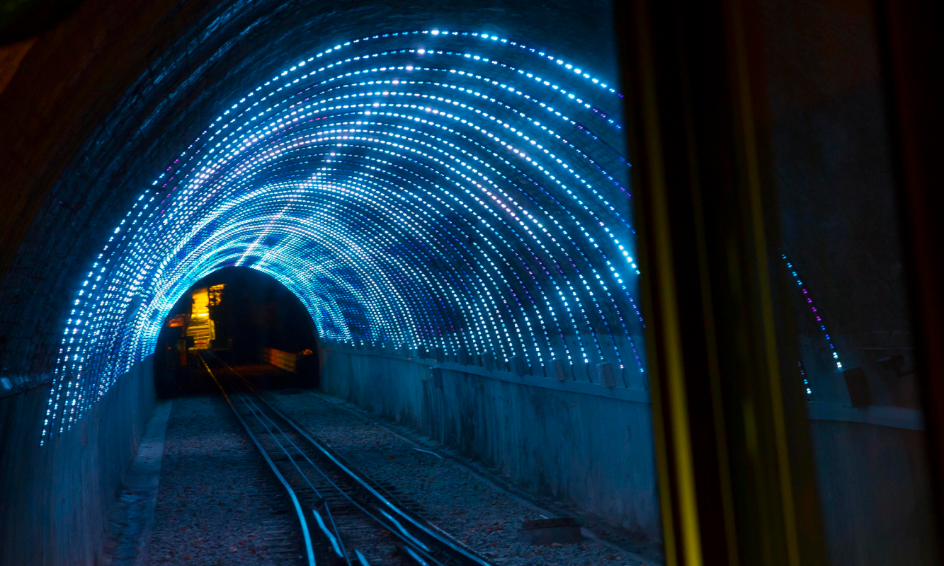 Tunnel lights